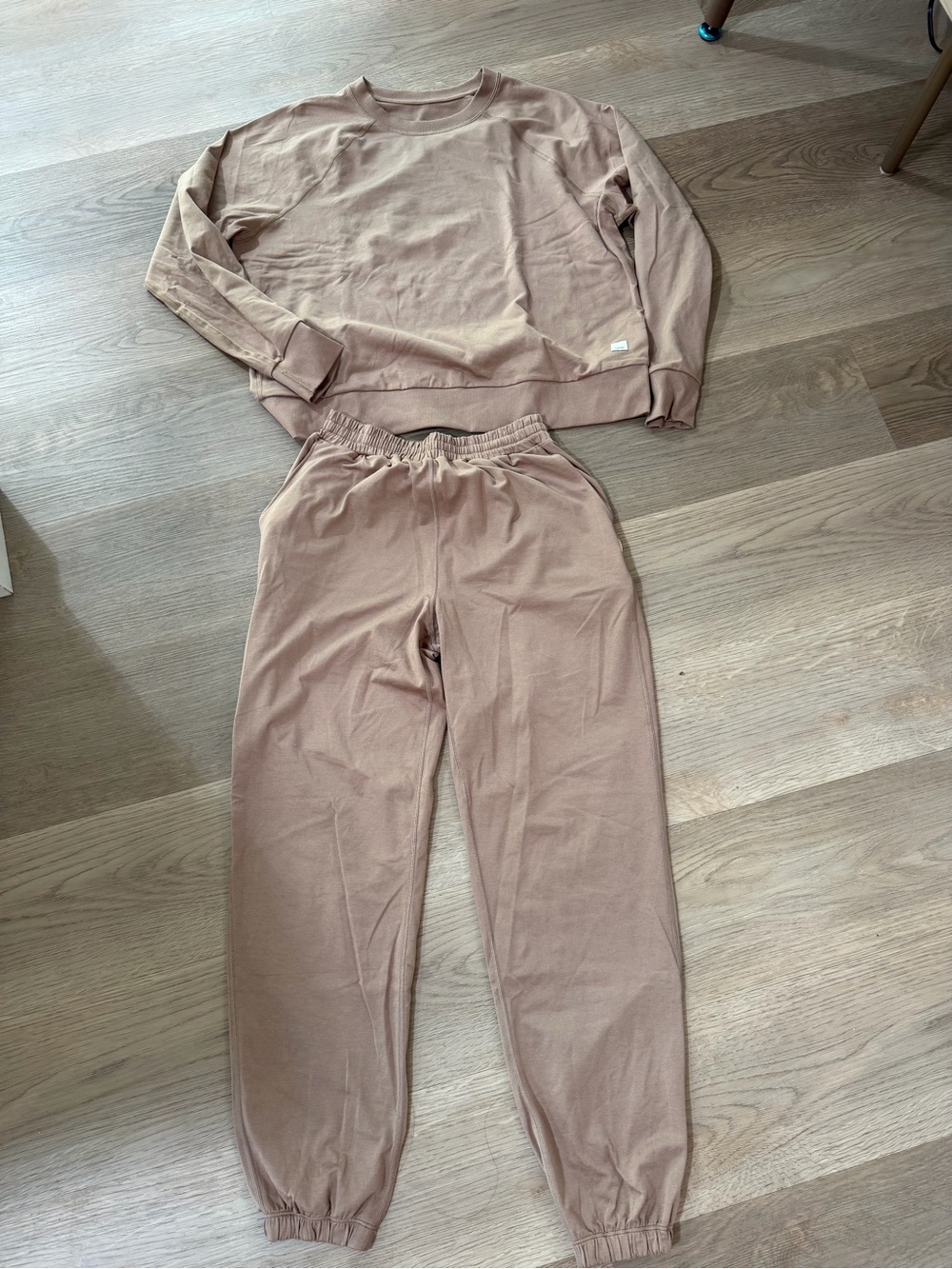 Vuori Women's Taupe Jogger and Crewneck Set